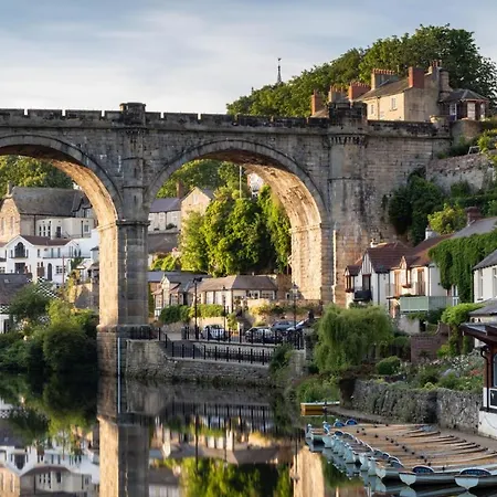 Broomfield Nr - Dogs For Free Pickering