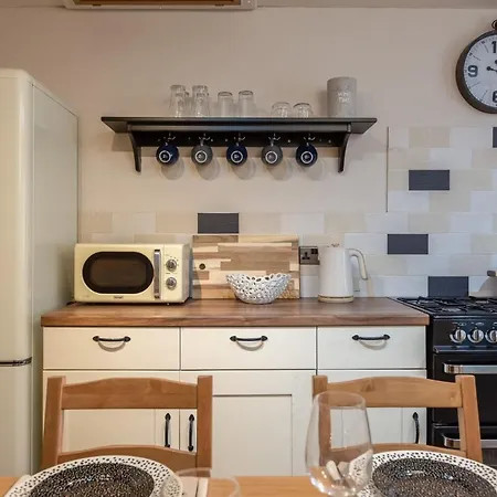 Broomfield Nr - Dogs For Free